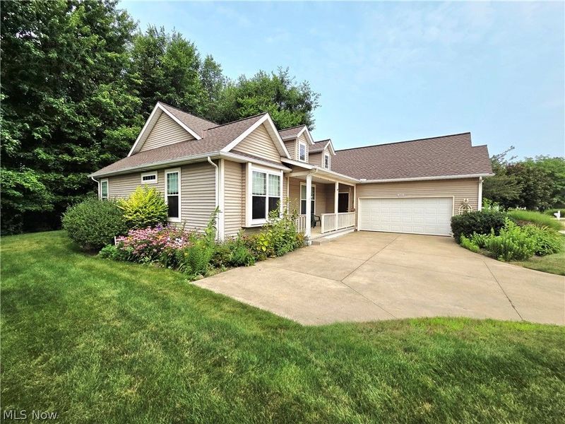 1901 Pembrooke Lane, Avon, OH 44011 Photo 5