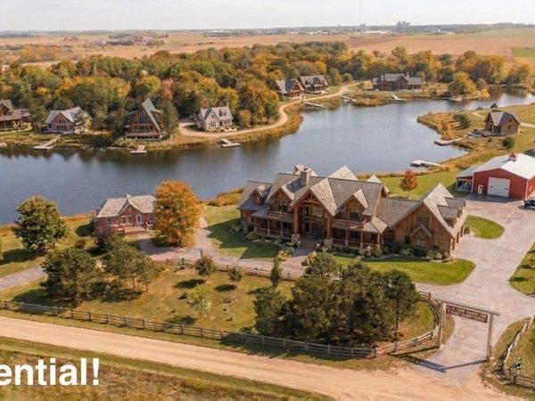 46924 298th St, Beresford, SD 57004