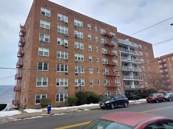 679 Warburton Avenue , Unit 1L, Yonkers, NY 10701