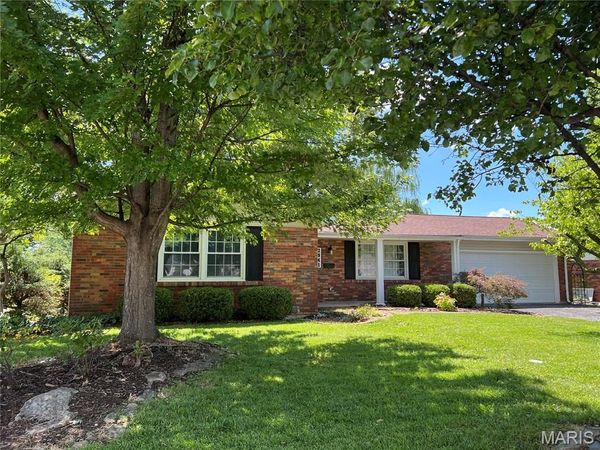 2941 Elmcrest Drive , St Charles, MO 63301