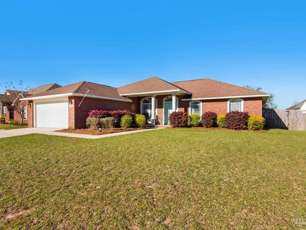 6165 Winchester Cir, Milton, FL 32570