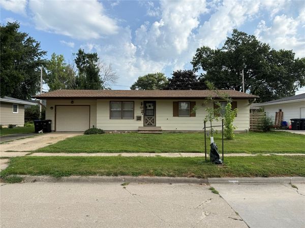 3000 2nd Ave , Marion, IA 52302