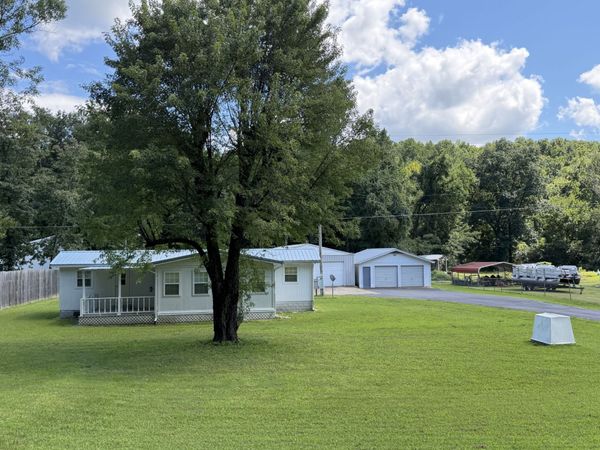 189 Leatherwood Lake Rd, Stewart, TN 37175