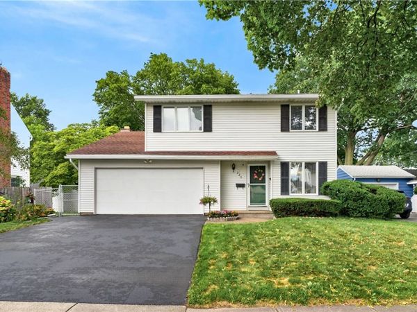 226 Somershire Drive , Rochester, NY 14617