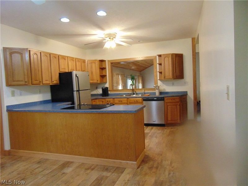 12436 Painesville Warren Road, Concord Township, OH 44077 Photo 6