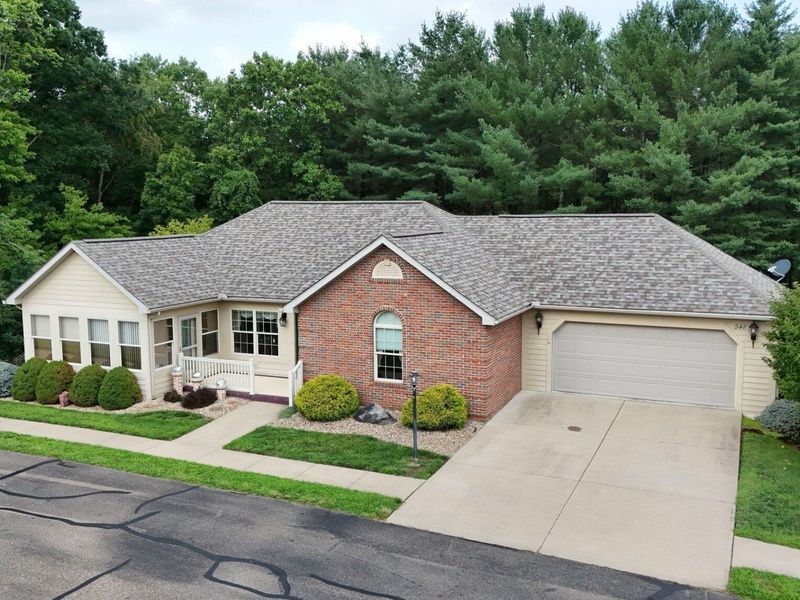 548 Edgehill Circle , Logan, OH 43138 Photo 2