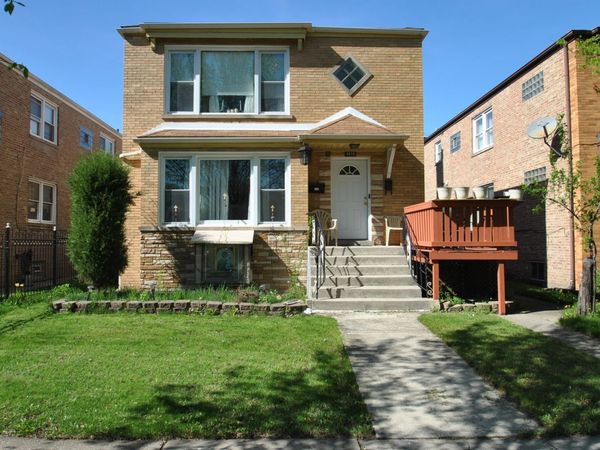 4916 W Montrose Avenue, Chicago, IL 60641