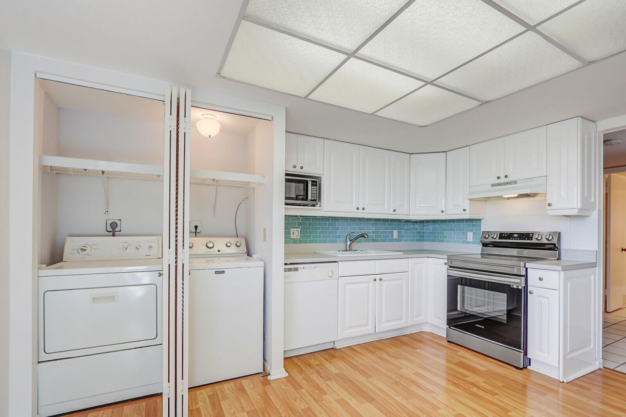 1036 Us Highway 1, Unit 224, North Palm Beach, FL 33408 Photo