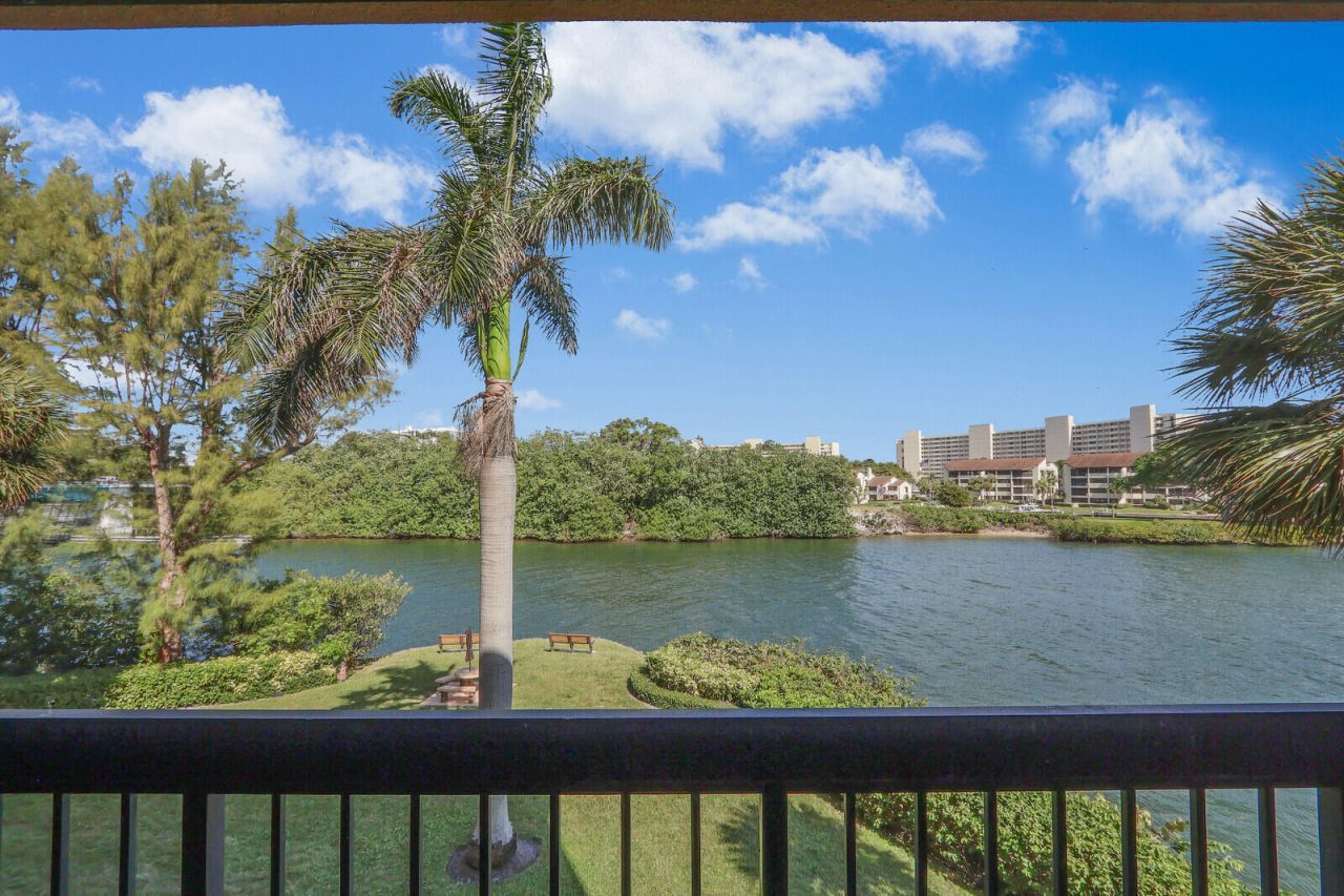 1036 Us Highway 1, Unit 224, North Palm Beach, FL 33408 Photo