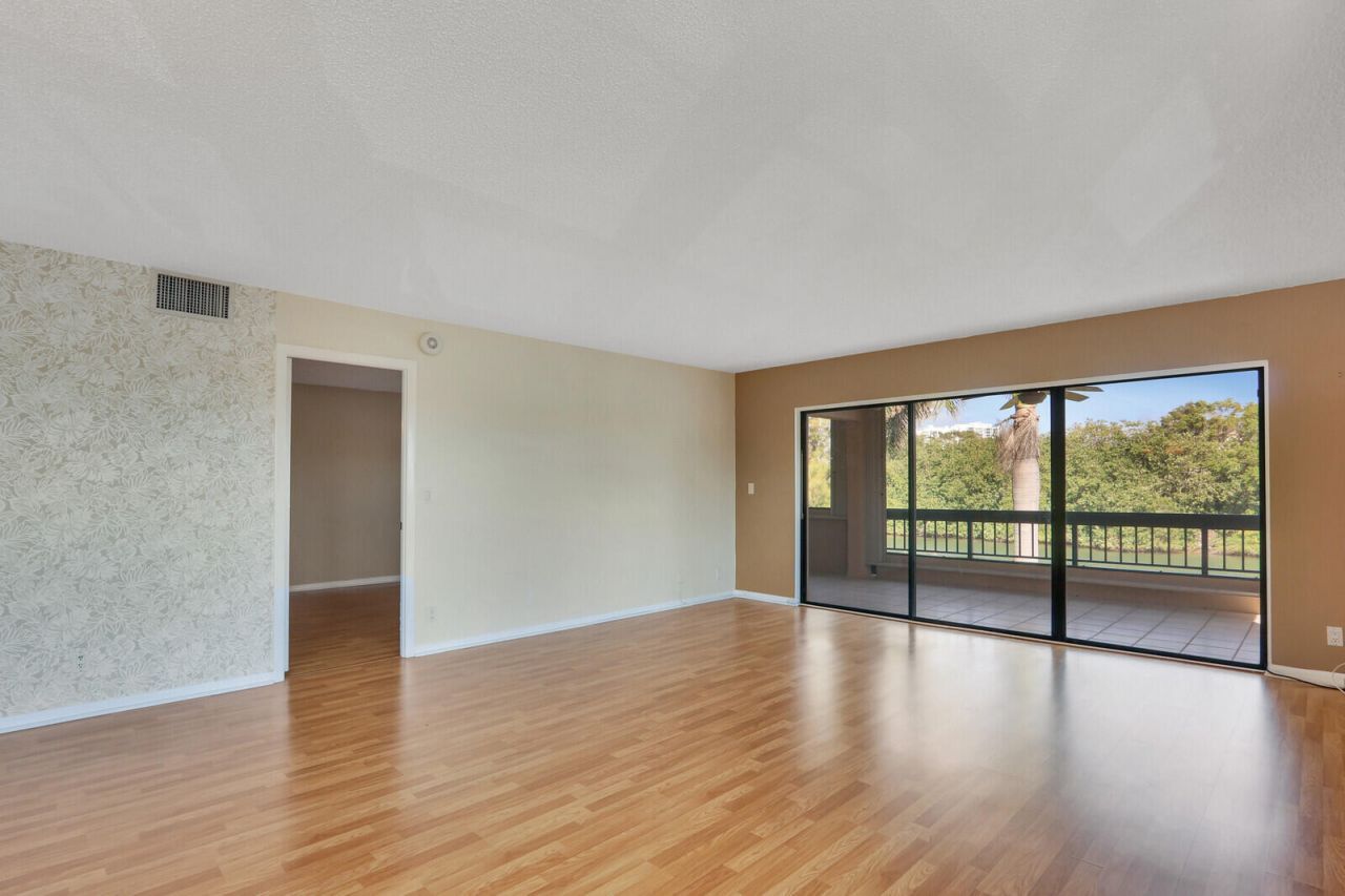 1036 Us Highway 1, Unit 224, North Palm Beach, FL 33408 Photo