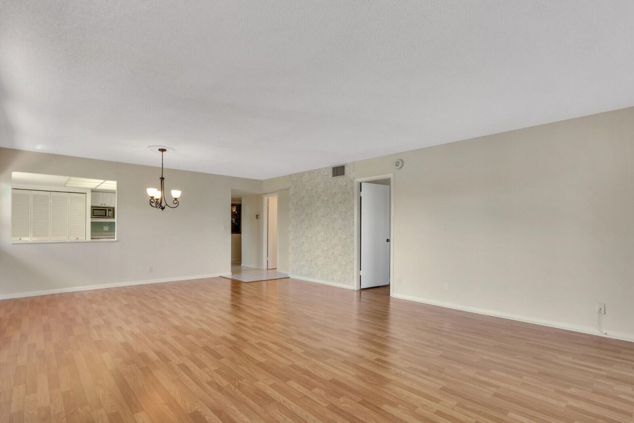 1036 Us Highway 1, Unit 224, North Palm Beach, FL 33408 Photo