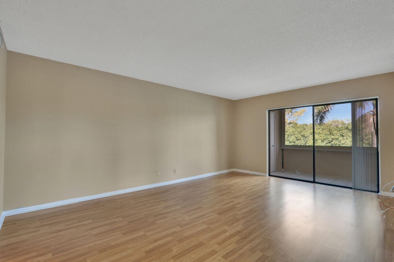 1036 Us Highway 1, Unit 224, North Palm Beach, FL 33408 Photo