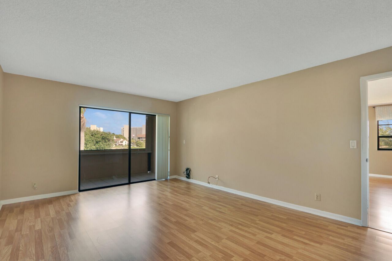 1036 Us Highway 1, Unit 224, North Palm Beach, FL 33408 Photo