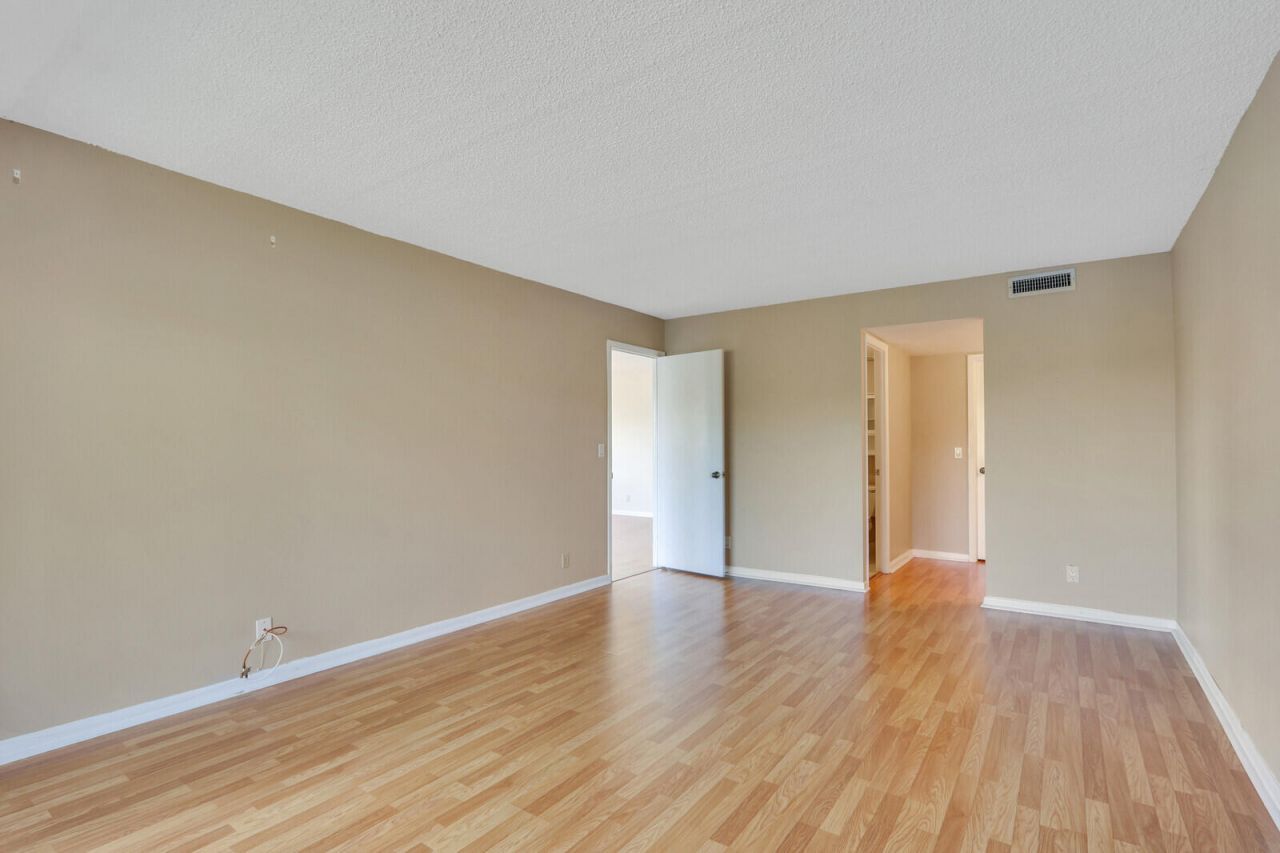 1036 Us Highway 1, Unit 224, North Palm Beach, FL 33408 Photo