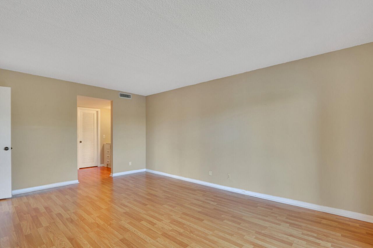 1036 Us Highway 1, Unit 224, North Palm Beach, FL 33408 Photo