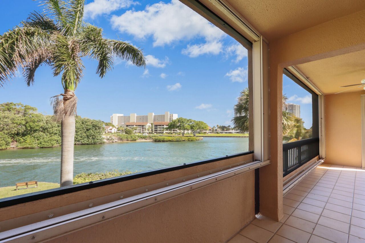 1036 Us Highway 1, Unit 224, North Palm Beach, FL 33408 Photo