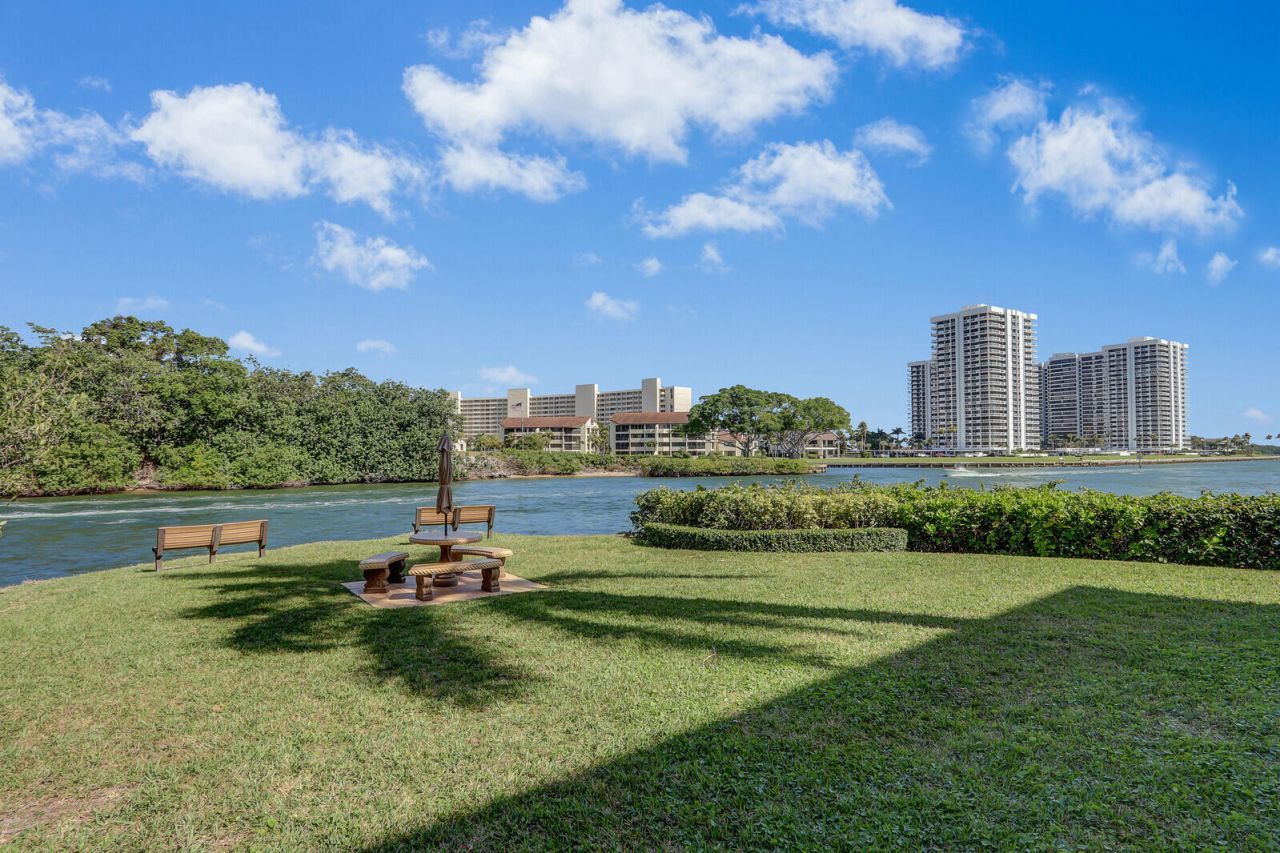 1036 Us Highway 1, Unit 224, North Palm Beach, FL 33408 Photo
