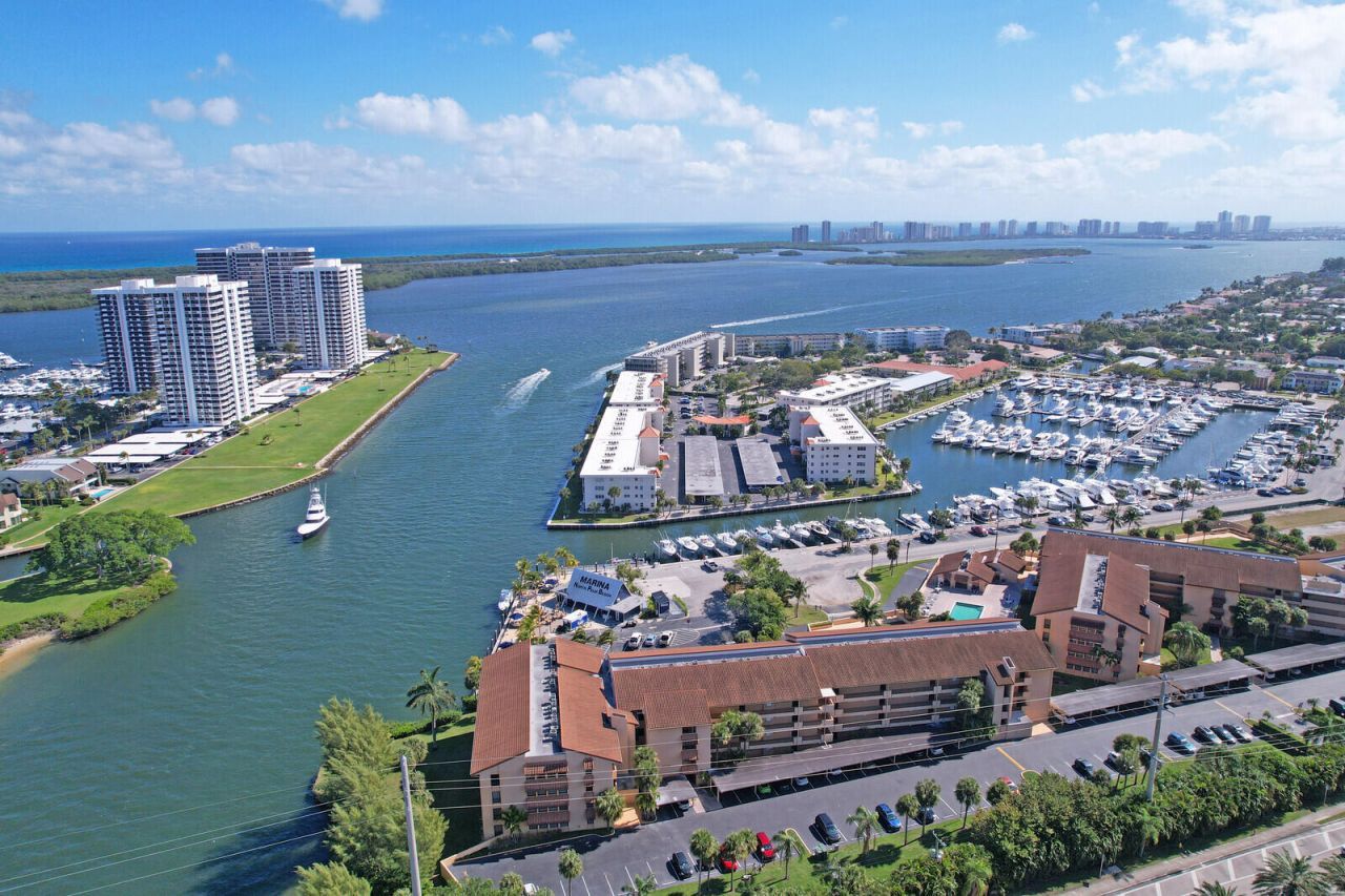 1036 Us Highway 1, Unit 224, North Palm Beach, FL 33408 Photo