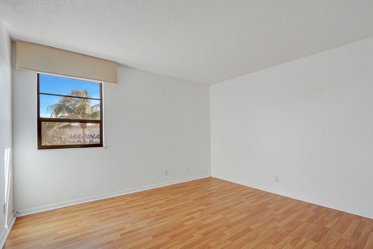 1036 Us Highway 1, Unit 224, North Palm Beach, FL 33408 Photo