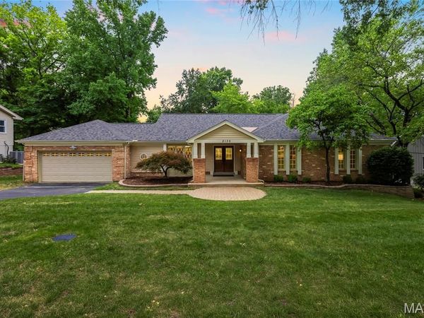 2135 Park Forest Drive , Chesterfield, MO 63017