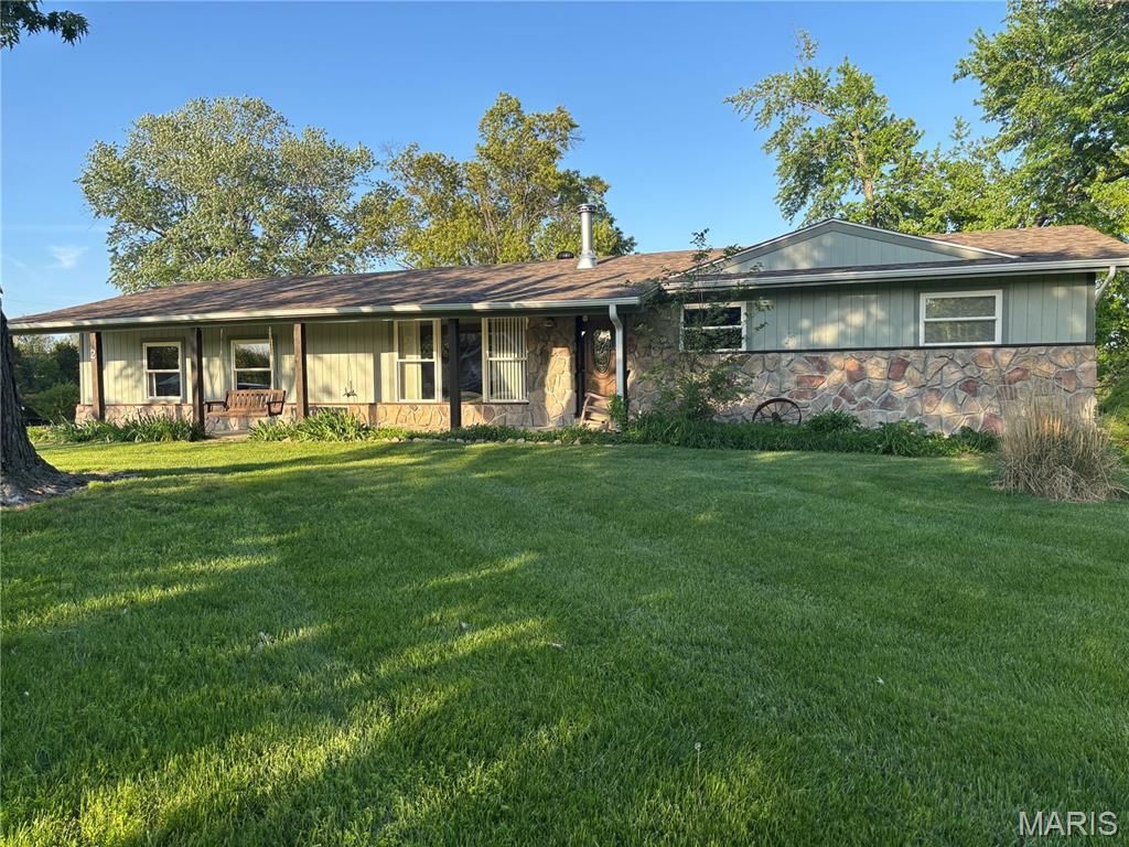 2 Saint Raymond Drive , Saint Peters, MO 63376 Main Photo