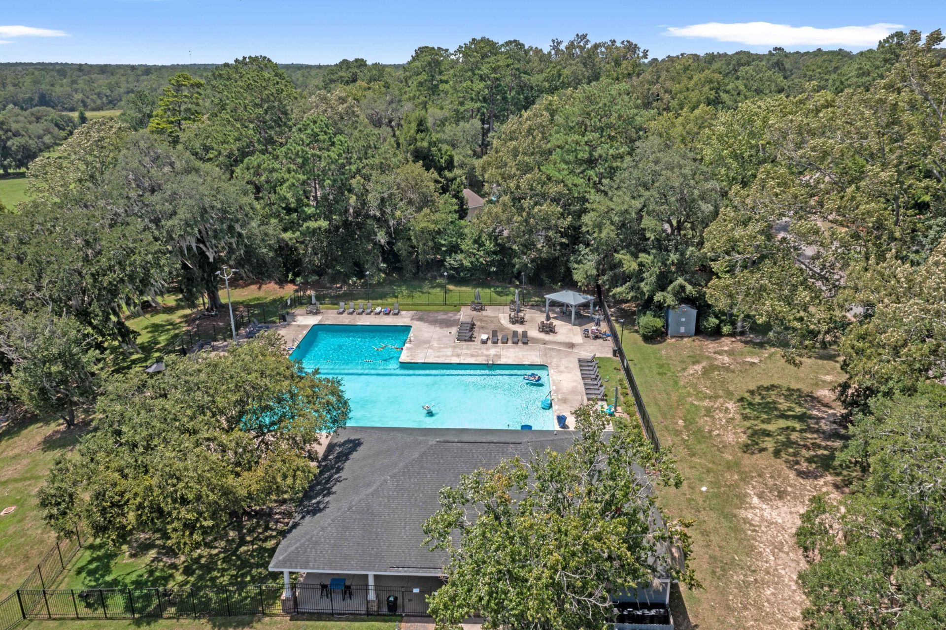 216 Runnymede Lane Photo 32