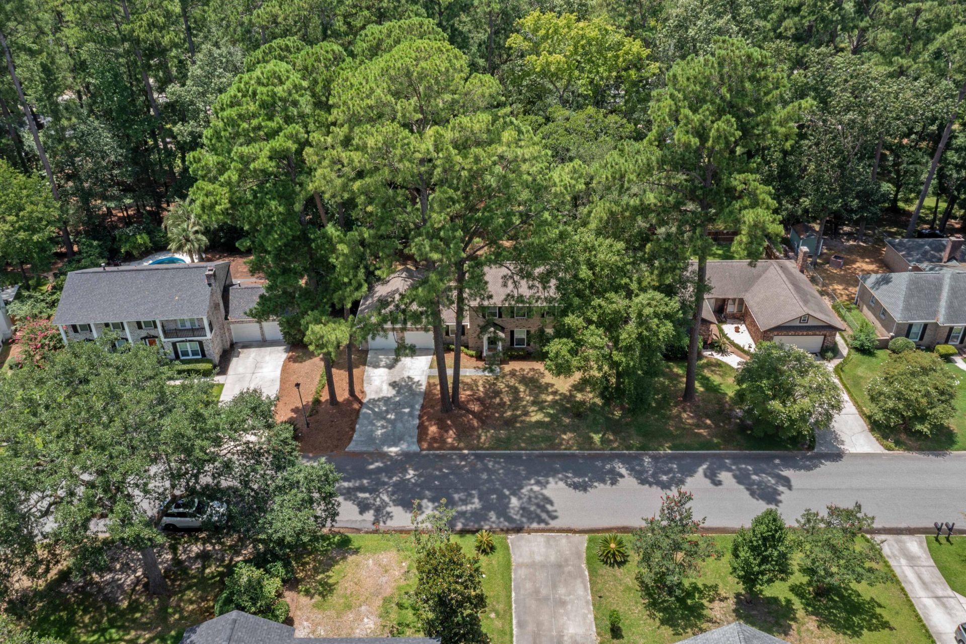 216 Runnymede Lane Photo 35