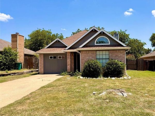 10208 Leatherwood Drive , Fort Worth, TX 76108
