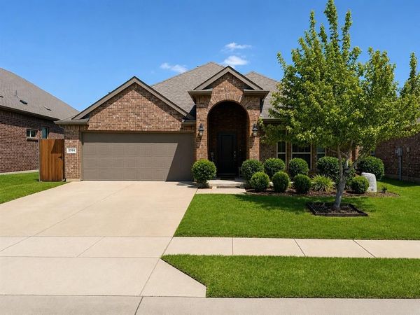 2704 Ainsworth Road, Aubrey, TX 76227