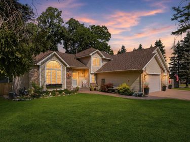 5790 Newgate Avenue N, Stillwater, MN 55082