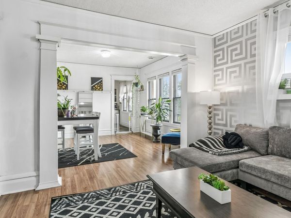 393 Geranium Avenue E, Saint Paul, MN 55130
