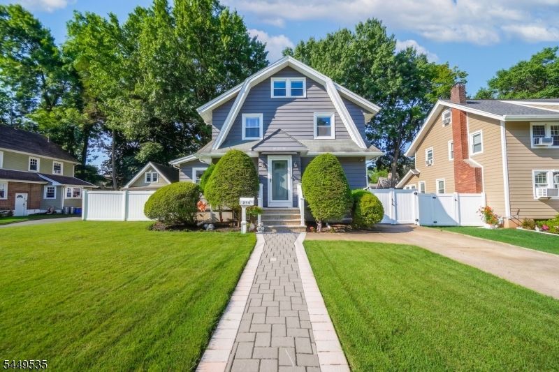 256 Van Buren Ave, Teaneck, NJ 07666 Main Photo