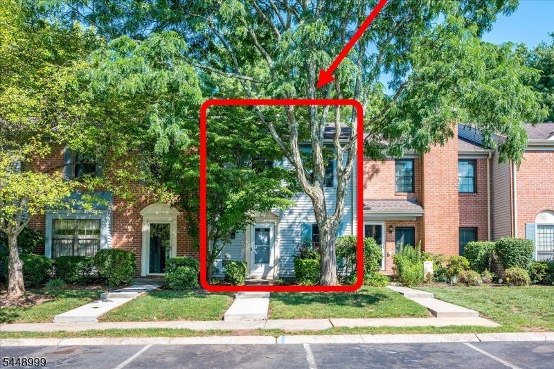 5 Pear Tree Ln, Franklin, NJ 08823 Main Photo