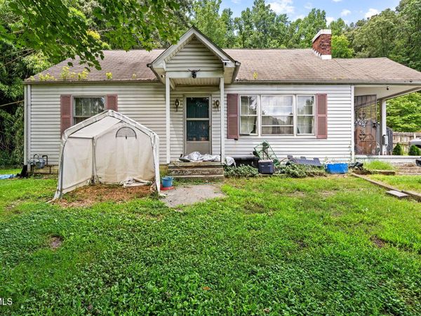 114 Railroad Avenue, Oliver Springs, TN 37840
