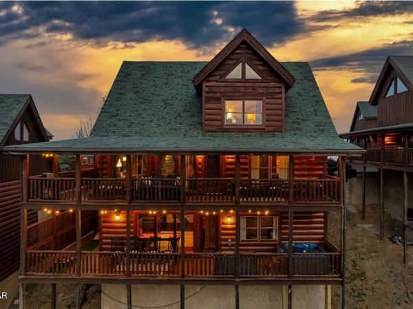 2010 Cougar Crossing Way , Sevierville, TN 37876
