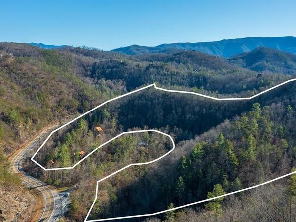 1940 Wears Valley Road , Sevierville, TN 37862