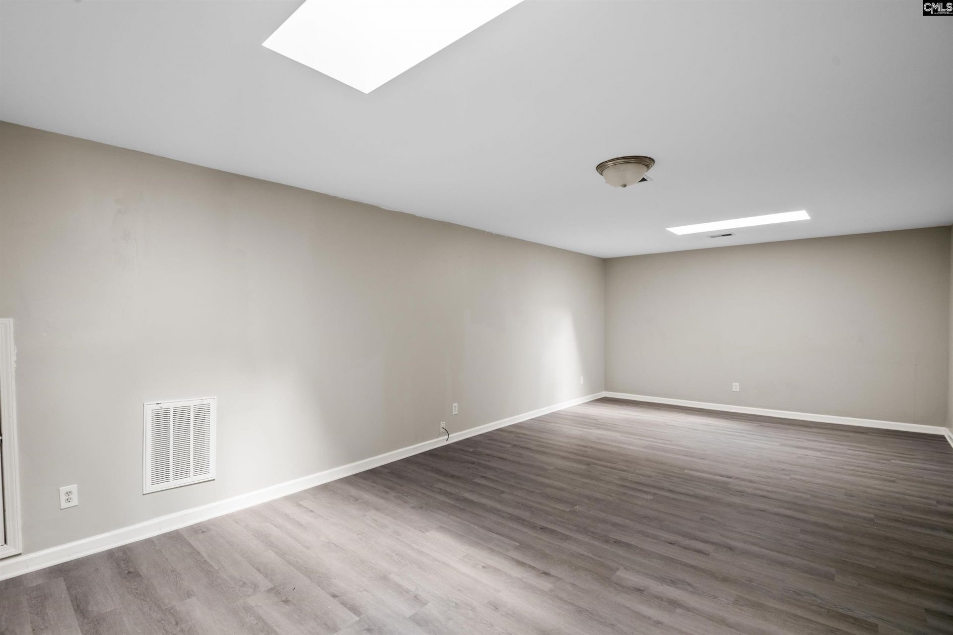 108 Harvest Glen Lane  Photo 15