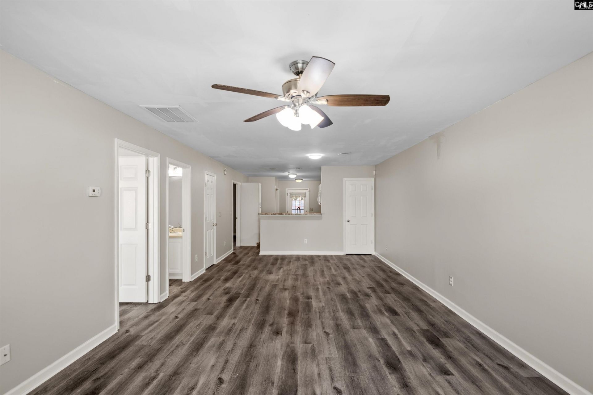 108 Harvest Glen Lane  Photo 4