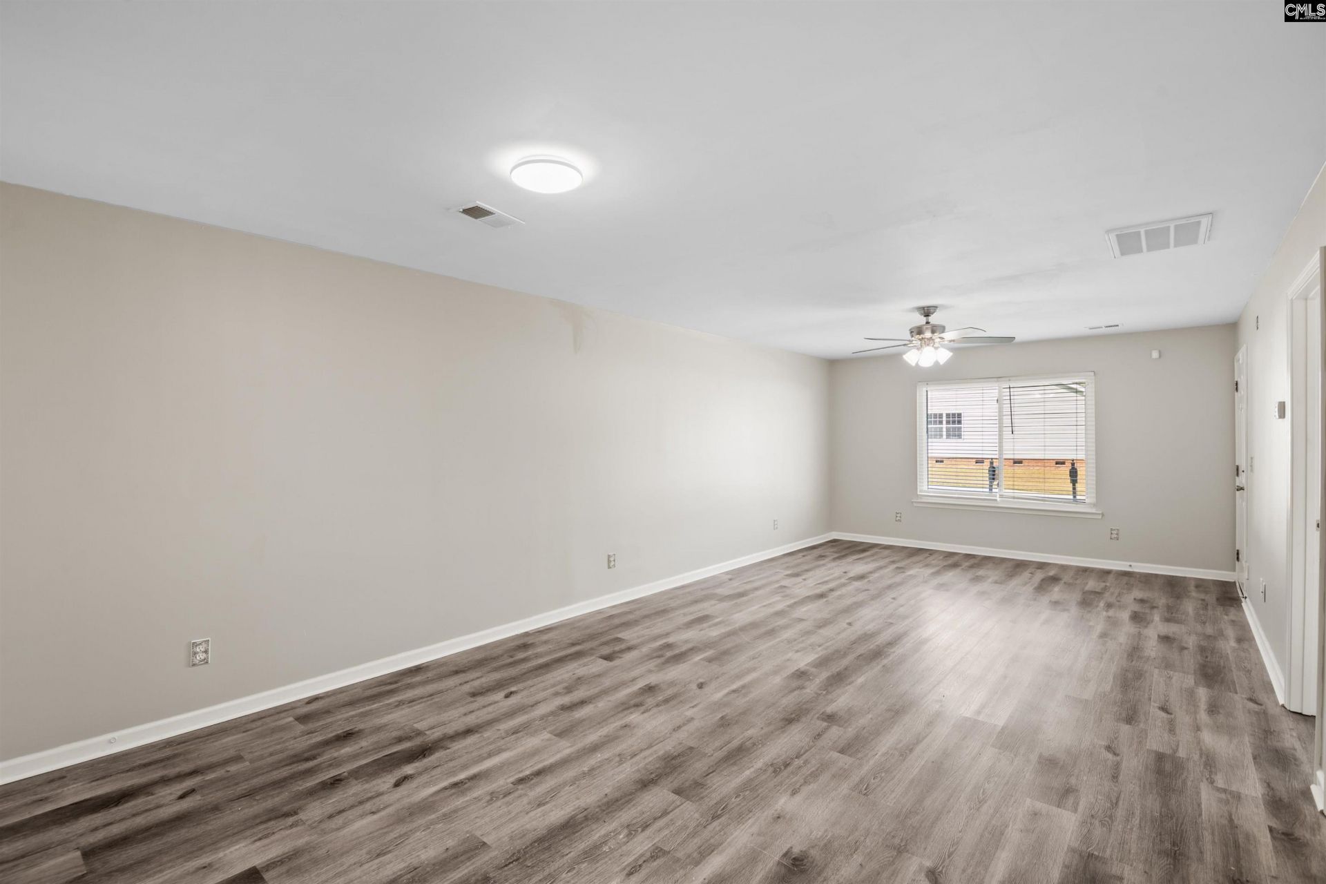 108 Harvest Glen Lane  Photo 5
