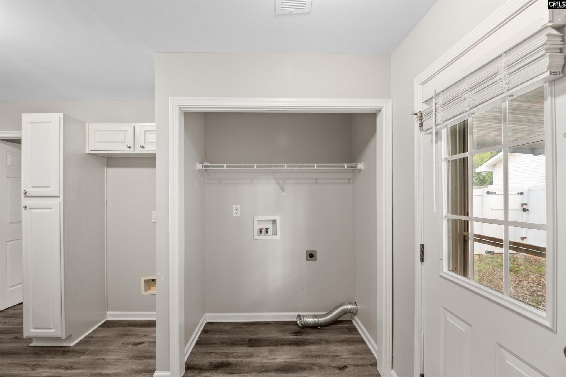 108 Harvest Glen Lane  Photo 9