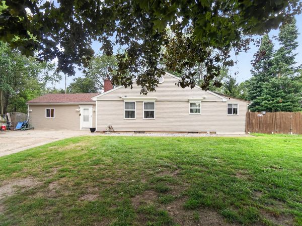 6140 Pinckney Road, Pinckney, MI 48169