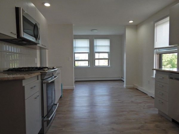 83 Leyden St, Unit 1, Boston, MA 02128