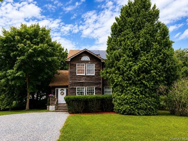 27 Depot Road, Westhampton Beach, NY 11978