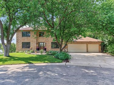 8945 Dallas Lane N, Maple Grove, MN 55369