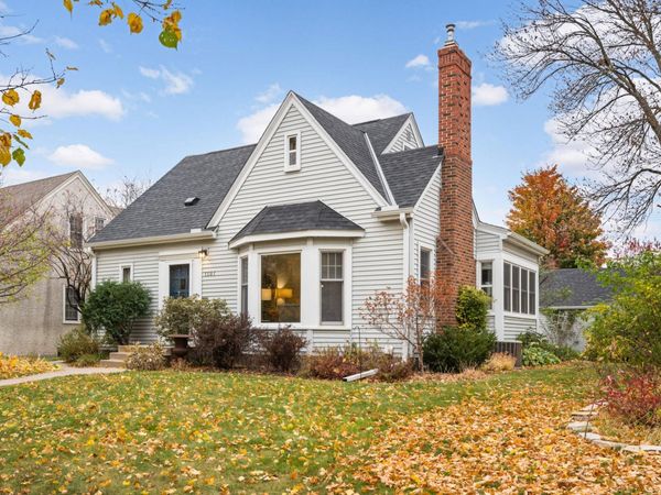 1507 Hoyt Avenue W, Falcon Heights, MN 55108