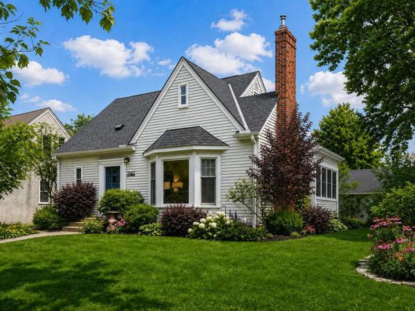 1507 Hoyt Avenue W, Falcon Heights, MN 55108