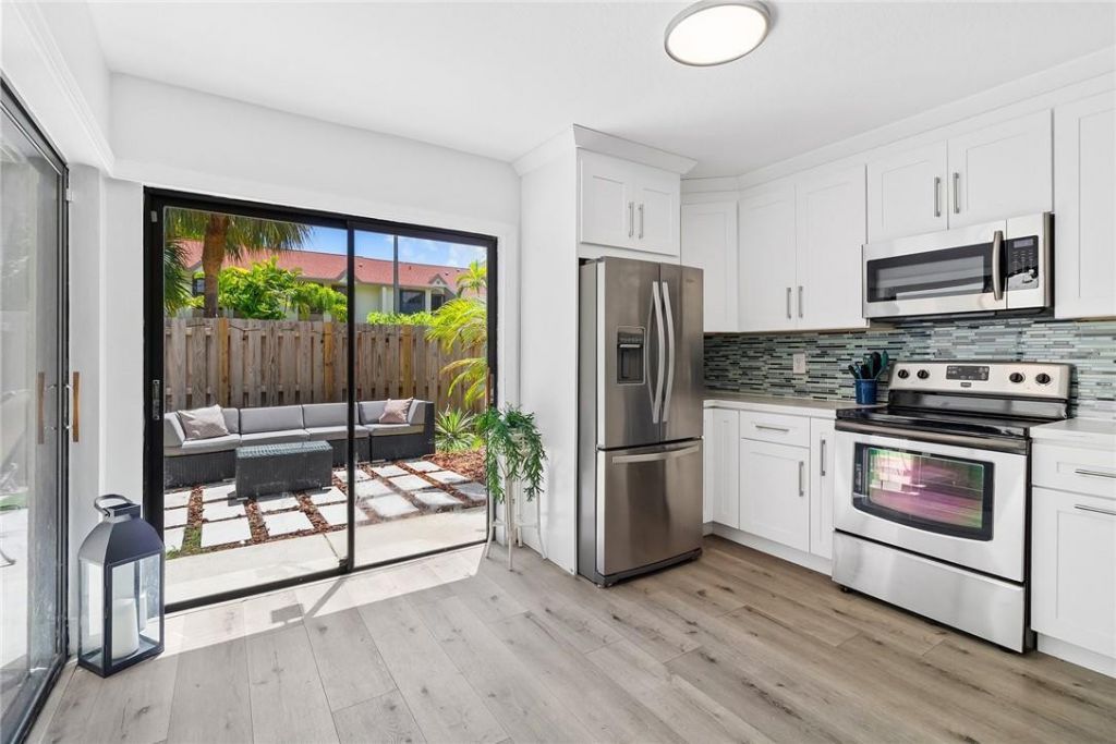 324 City View Drive, Fort Lauderdale, FL 33311 Photo