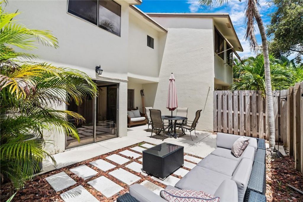 324 City View Drive, Fort Lauderdale, FL 33311 Photo