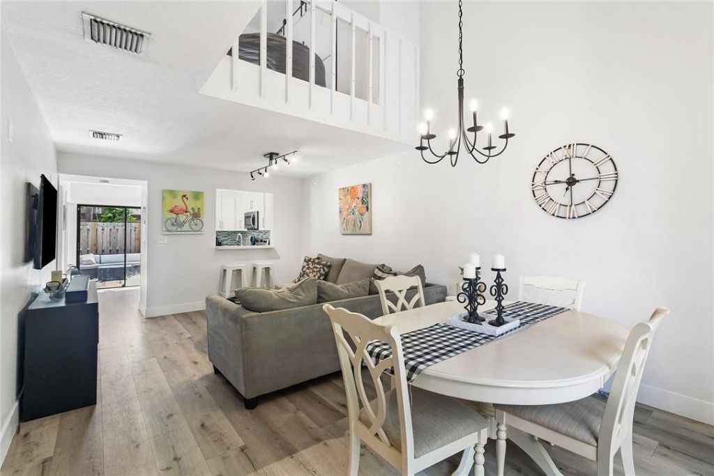 324 City View Drive, Fort Lauderdale, FL 33311 Photo