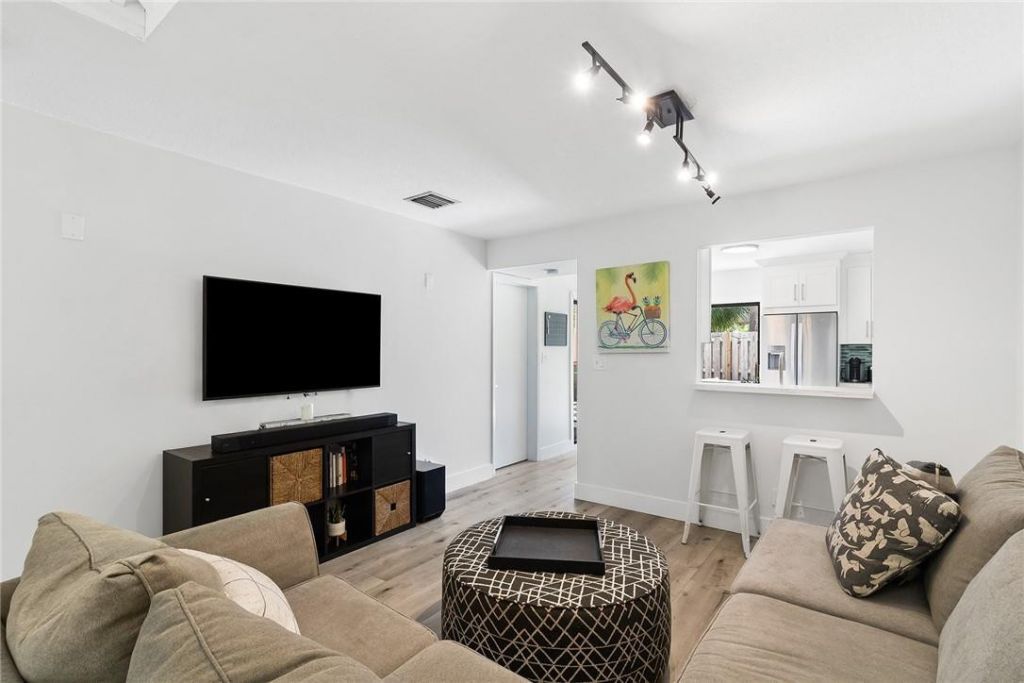 324 City View Drive, Fort Lauderdale, FL 33311 Photo